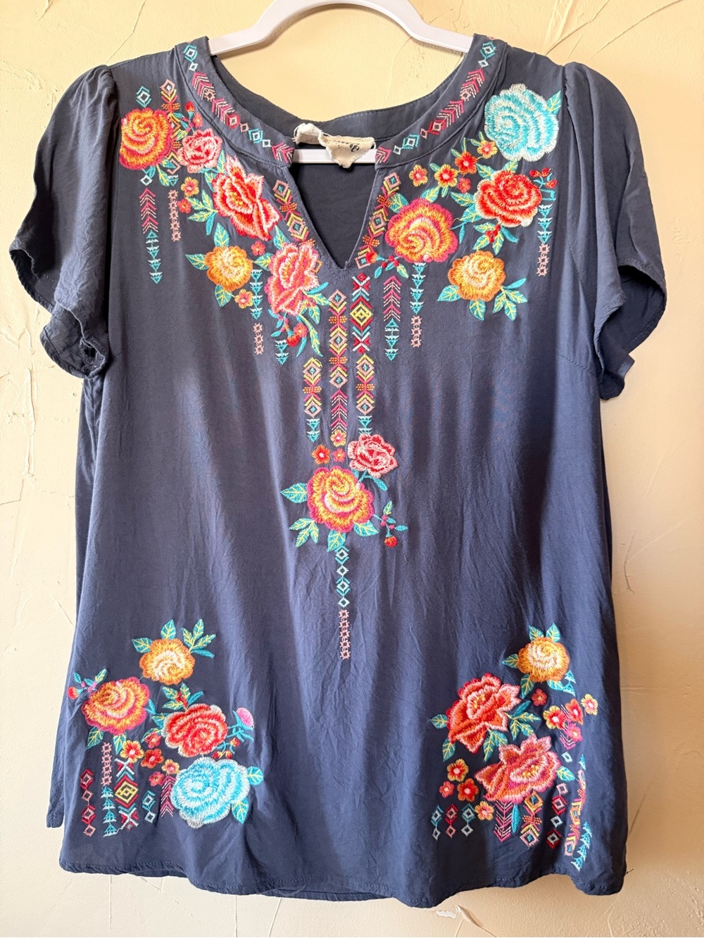 Savanna Jane Embroidered Floral grey Women's Short Sleeve Top